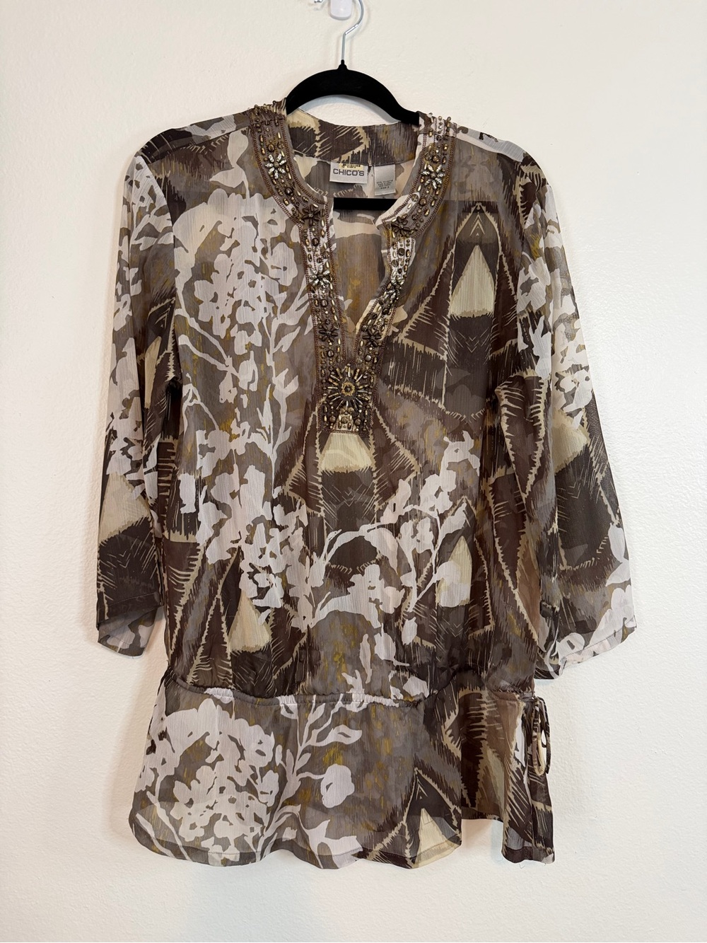 Chico’s Top Sheer Beaded V-neck 3/4 Sleeve Browns Creams Size 2 (large 12)